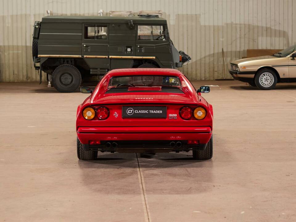 Image 11/79 of Ferrari 328 GTB (1985)