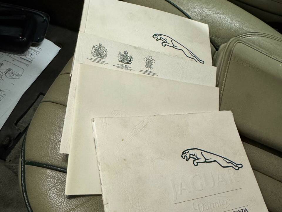 Bild 16/24 von Jaguar XJ 40 (XJ-R) (1993)