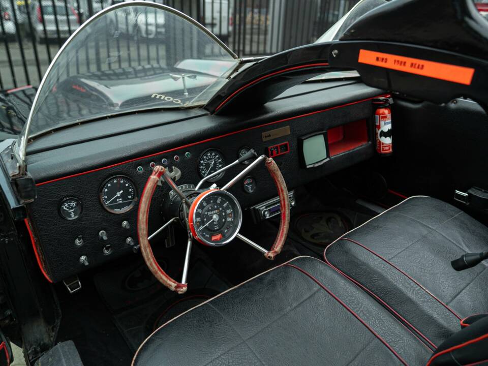 Image 42/43 of Lincoln Continental Convertible (1966)