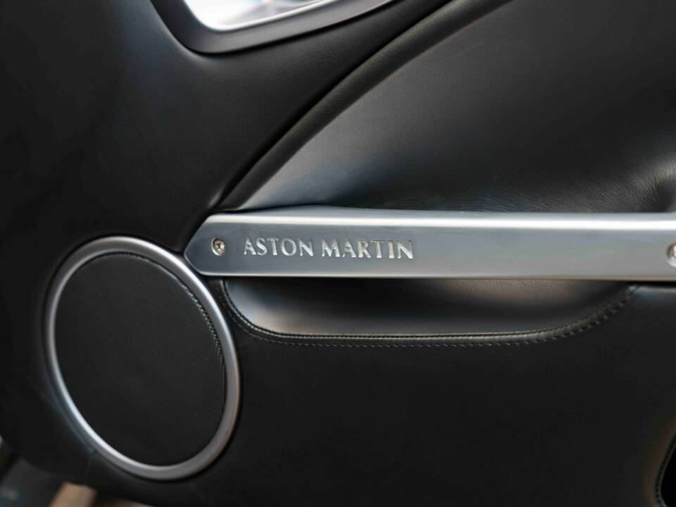 Bild 23/26 von Aston Martin V12 Vanquish (2003)