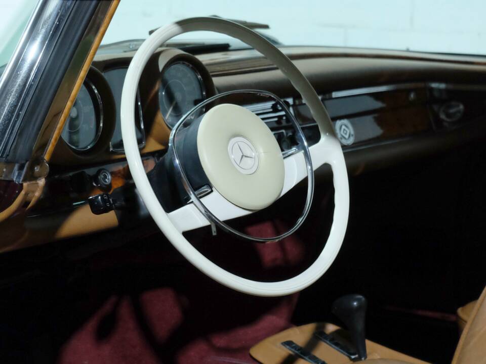 Bild 6/30 von Mercedes-Benz 280 SE 3,5 (1970)