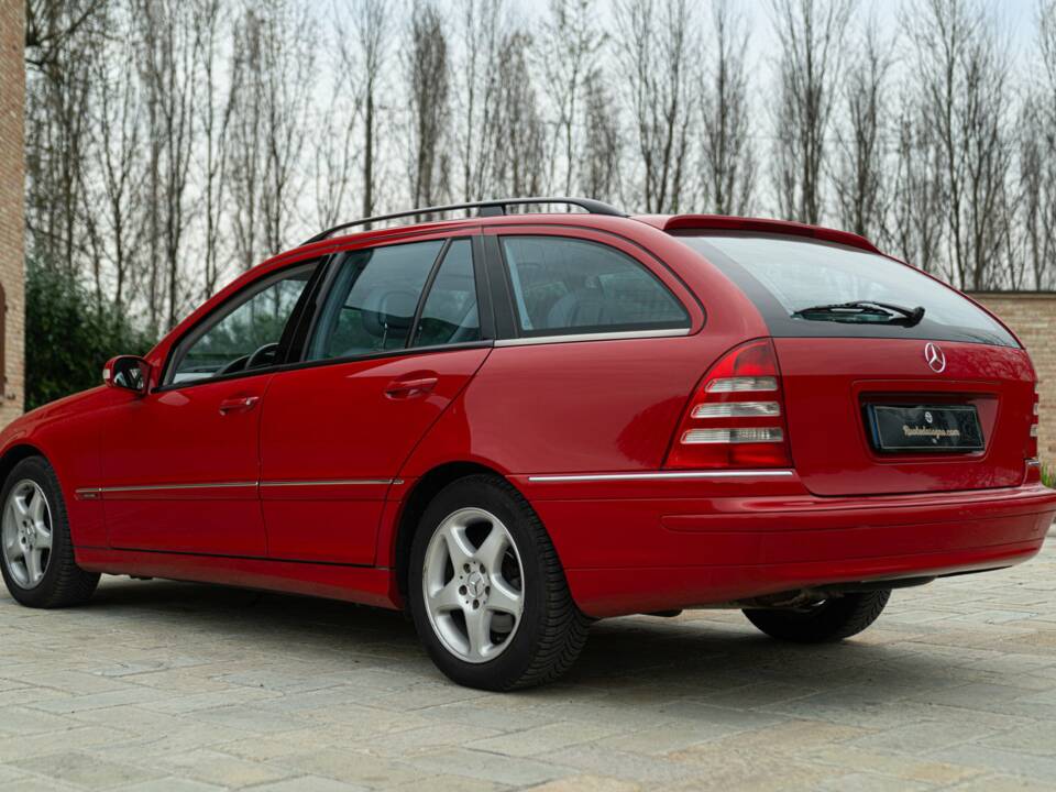 Immagine 6/50 di Mercedes-Benz C 220 CDI T (2003)