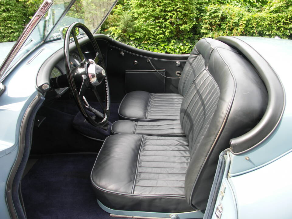 Immagine 20/54 di Jaguar XK 120 SE OTS (1953)