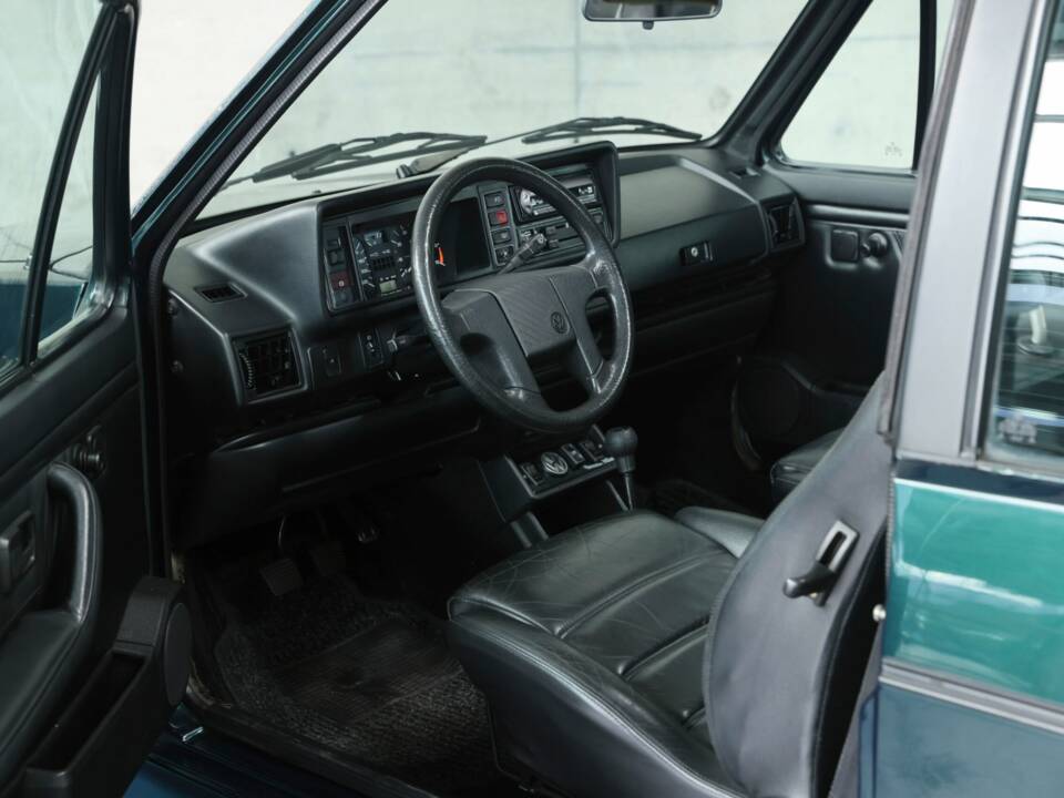 Image 14/36 of Volkswagen Golf Mk I Convertible 1.8 (1993)