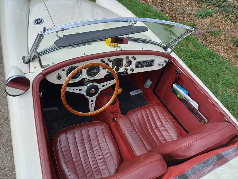 Image 4/6 of MG MGA 1600 (1961)
