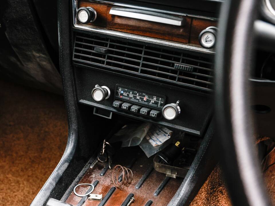 Bild 37/45 von BMW 3,0 Si (1976)