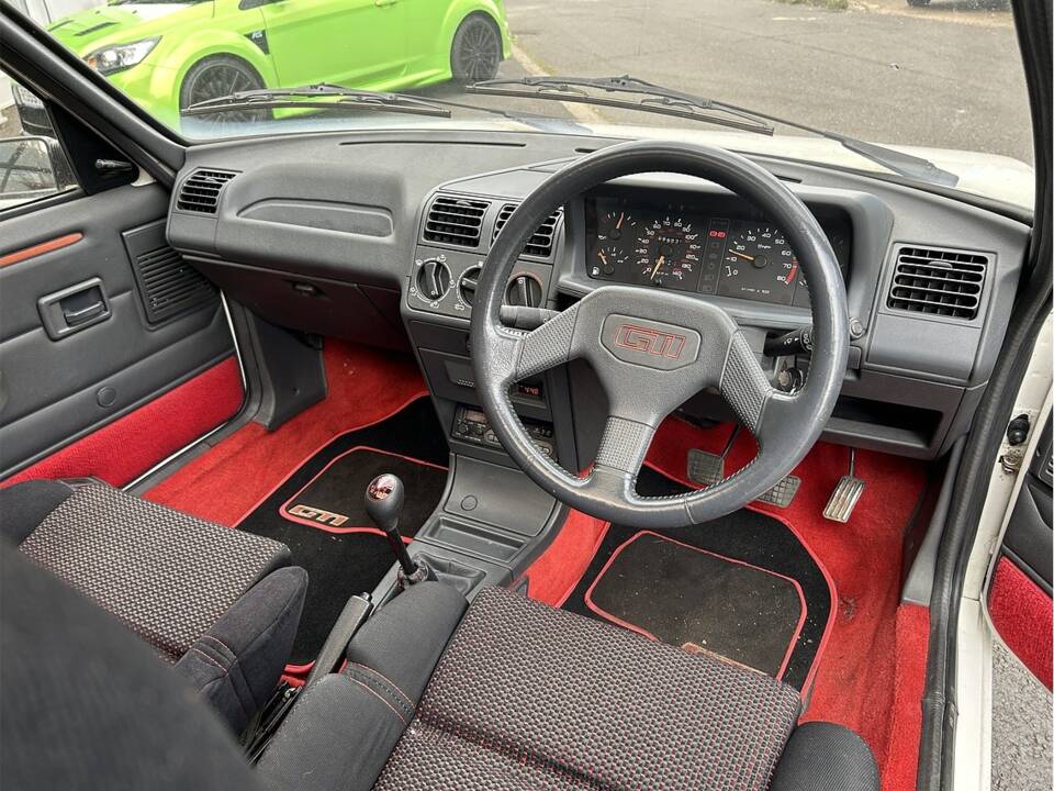 Immagine 5/10 di Peugeot 205 GTi 1.6 (1990)