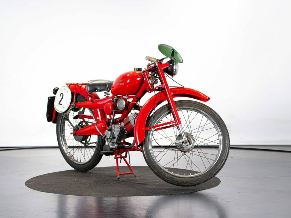 Image 6/42 of Moto Guzzi Motoleggera 65 (1954)