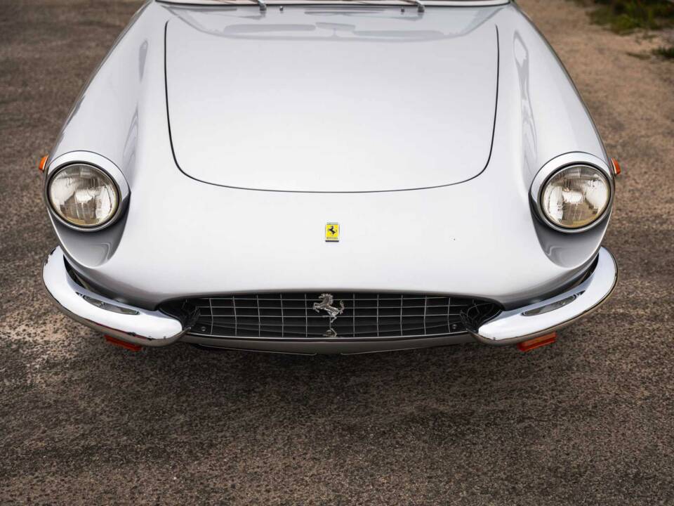 Immagine 41/48 di Ferrari 330 GTS (1968)