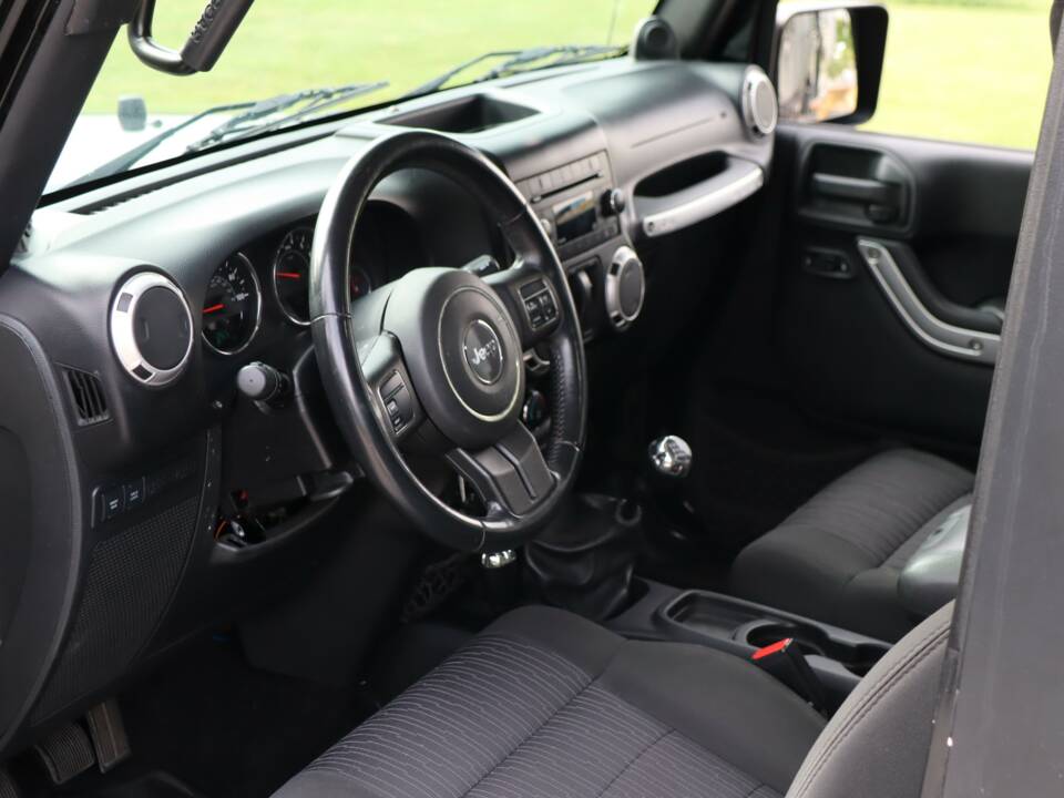 Image 3/50 of Jeep Wrangler 3.8 Rubicon (2011)
