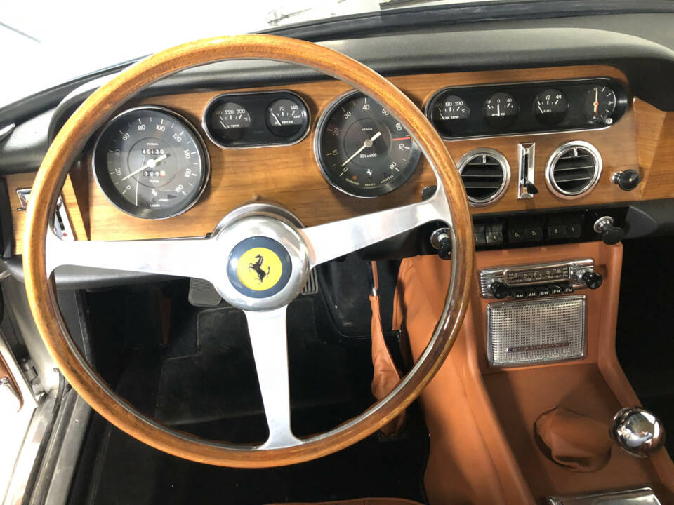 Image 18/31 de Ferrari 330 GT (1965)