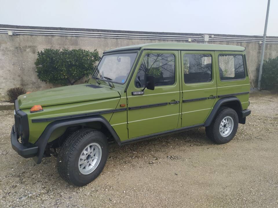 Afbeelding 4/5 van Mercedes-Benz 240 GD (SWB) (1983)