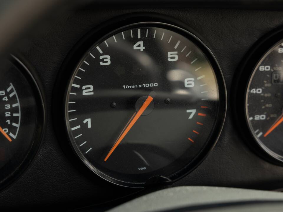 Image 16/46 de Porsche 911 Targa (1997)