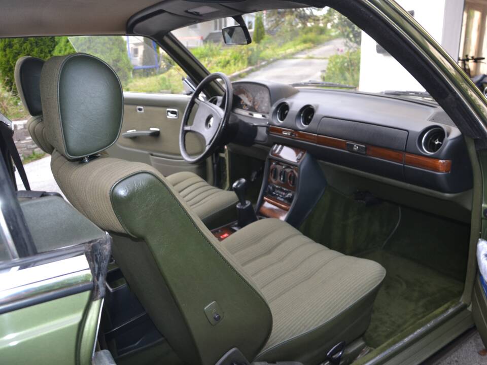Bild 7/11 von Mercedes-Benz 230 CE (1983)