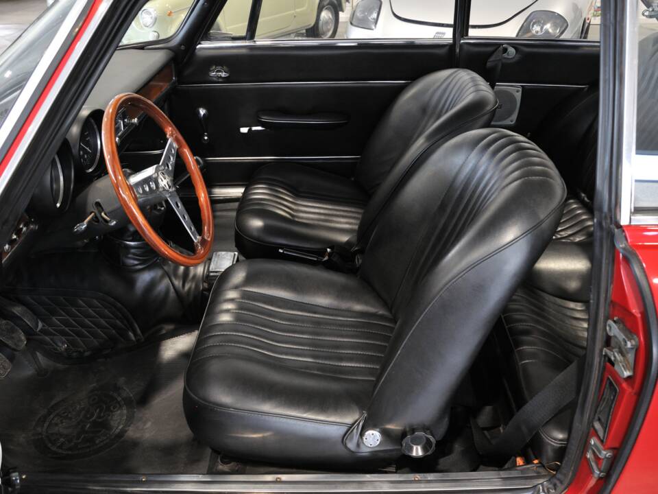 Imagen 31/43 de Alfa Romeo Giulia GT 1300 Junior (1971)