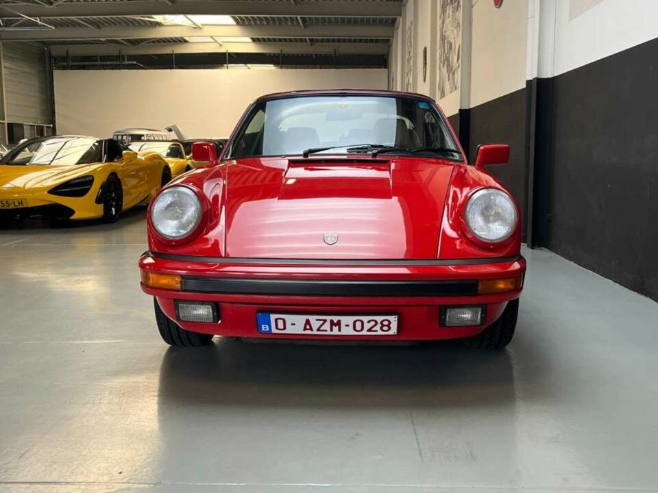Image 33/50 of Porsche 911 Carrera 3.2 (1987)