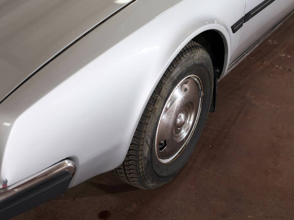 Afbeelding 39/47 van Citroën CX Prestige injection (1982)