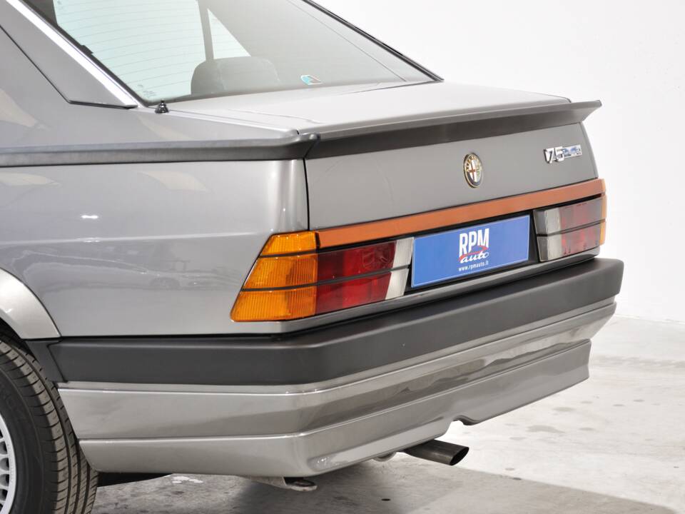 Bild 10/34 von Alfa Romeo 75 2.0 Twin Spark (1988)