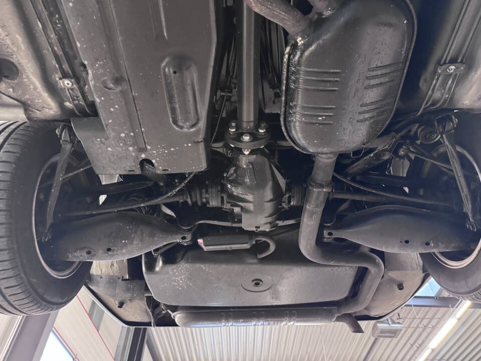 Bild 45/49 von Mercedes-Benz E 320 T (1993)