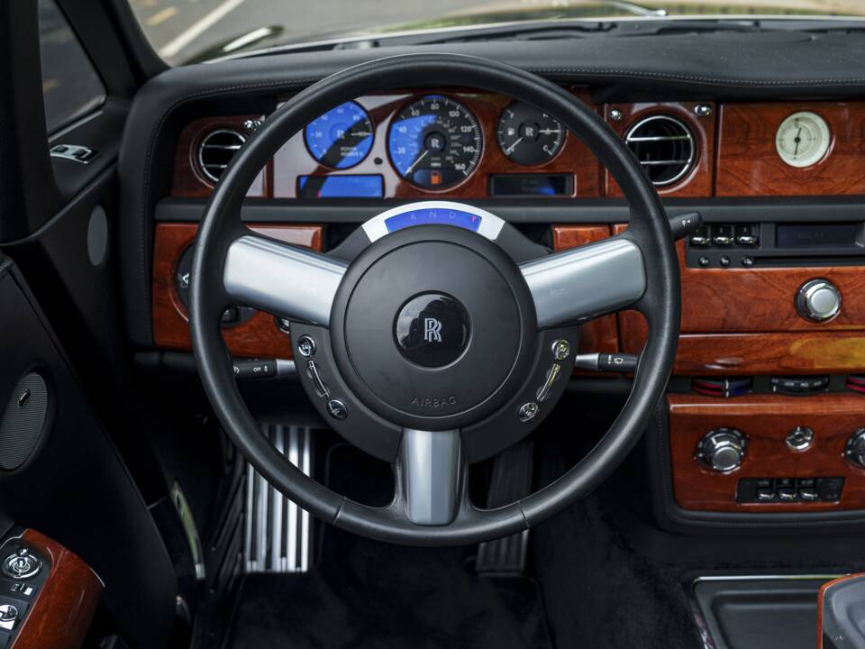 Image 19/35 of Rolls-Royce Phantom DHC (2008)
