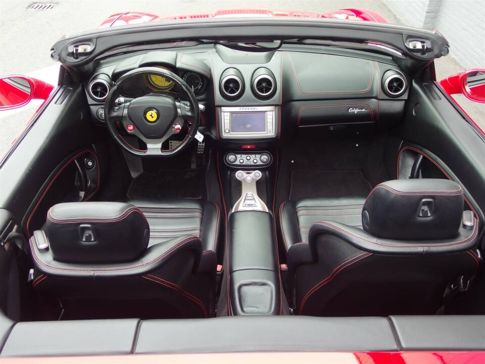 Immagine 38/98 di Ferrari California 30 (2013)