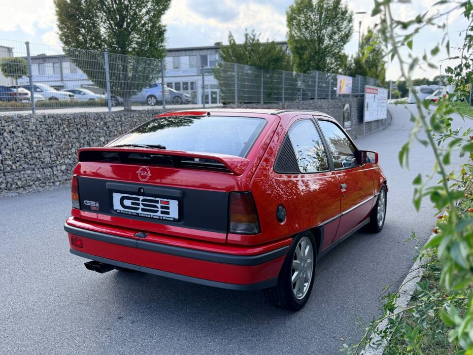 Image 30/33 of Opel Kadett 2,0i GSi 16V (1988)