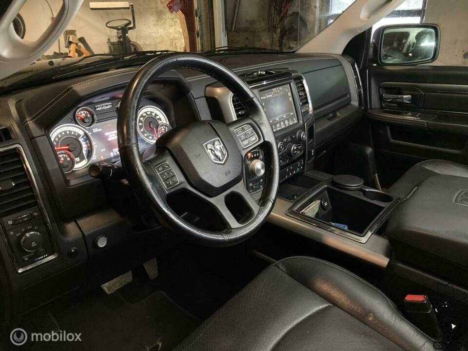 Image 24/32 of Dodge Ram 1500 (2014)