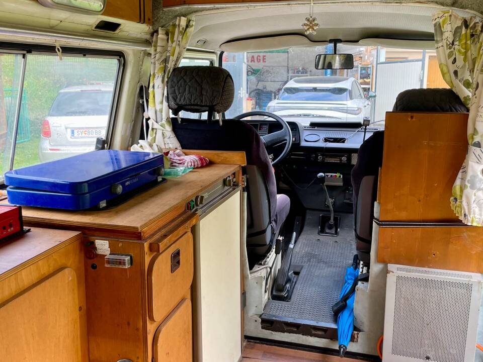 Bild 10/17 von Volkswagen T3 Camper 1.6 D (1983)