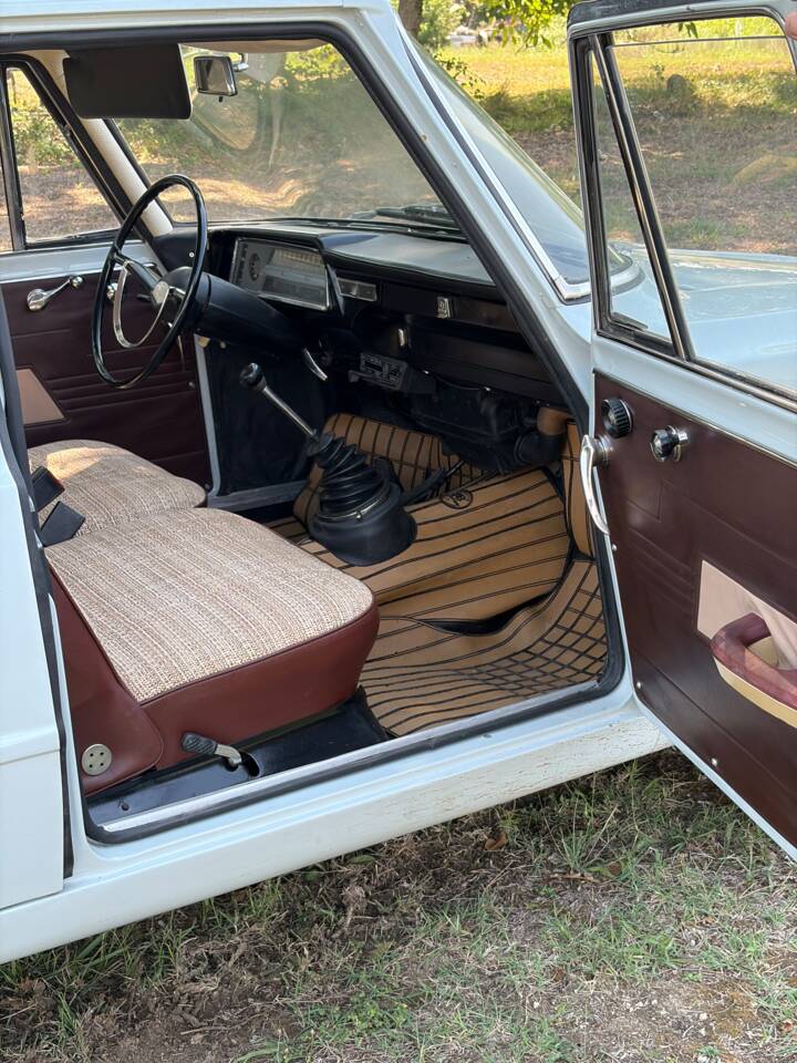 Image 22/30 of Alfa Romeo Giulia 1300 TI (1966)