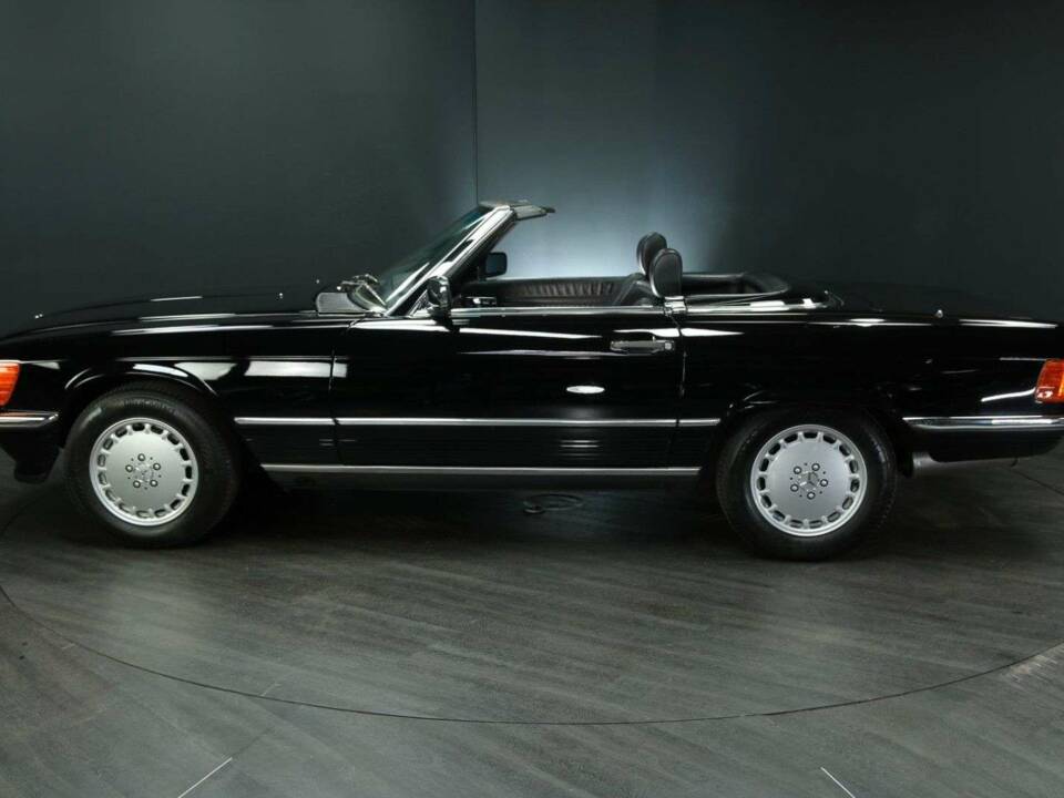 Image 3/30 of Mercedes-Benz 560 SL (1987)