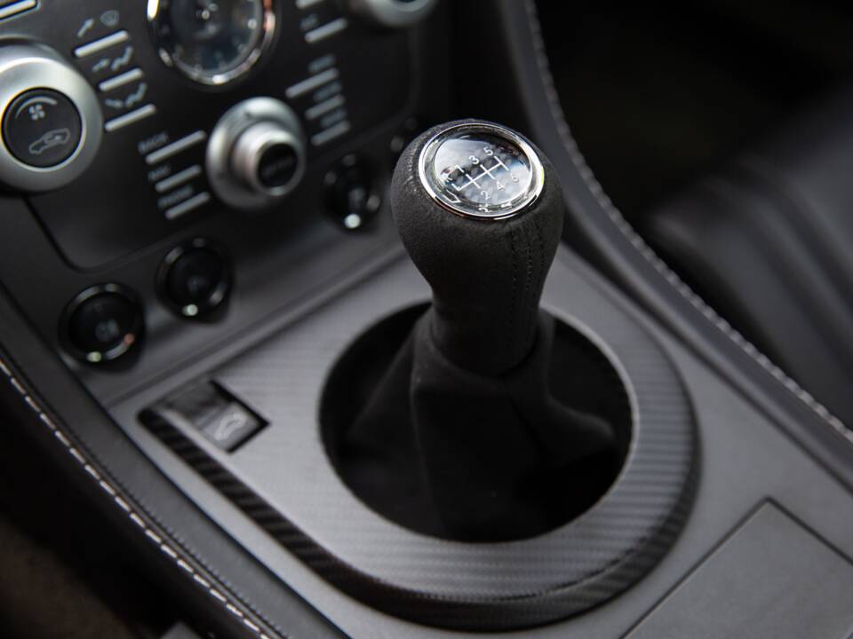 Bild 13/84 von Aston Martin V12 Vantage (2010)