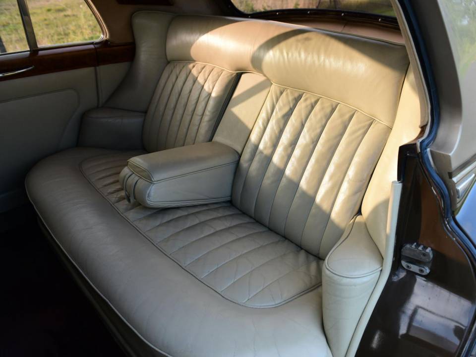Image 35/50 de Bentley S 3 (1963)