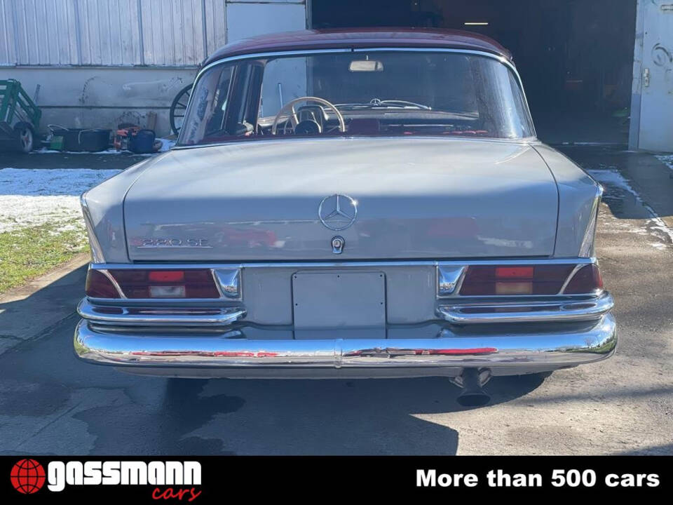 Image 6/15 of Mercedes-Benz 220 SE b (1961)