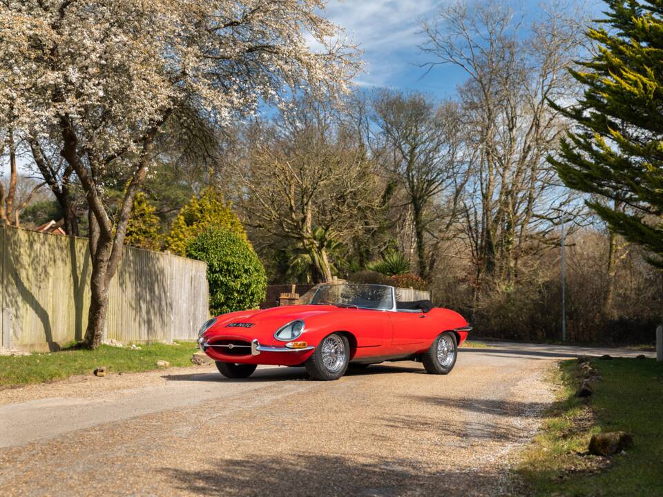 Image 27/44 of Jaguar E-Type 3.8 (1962)