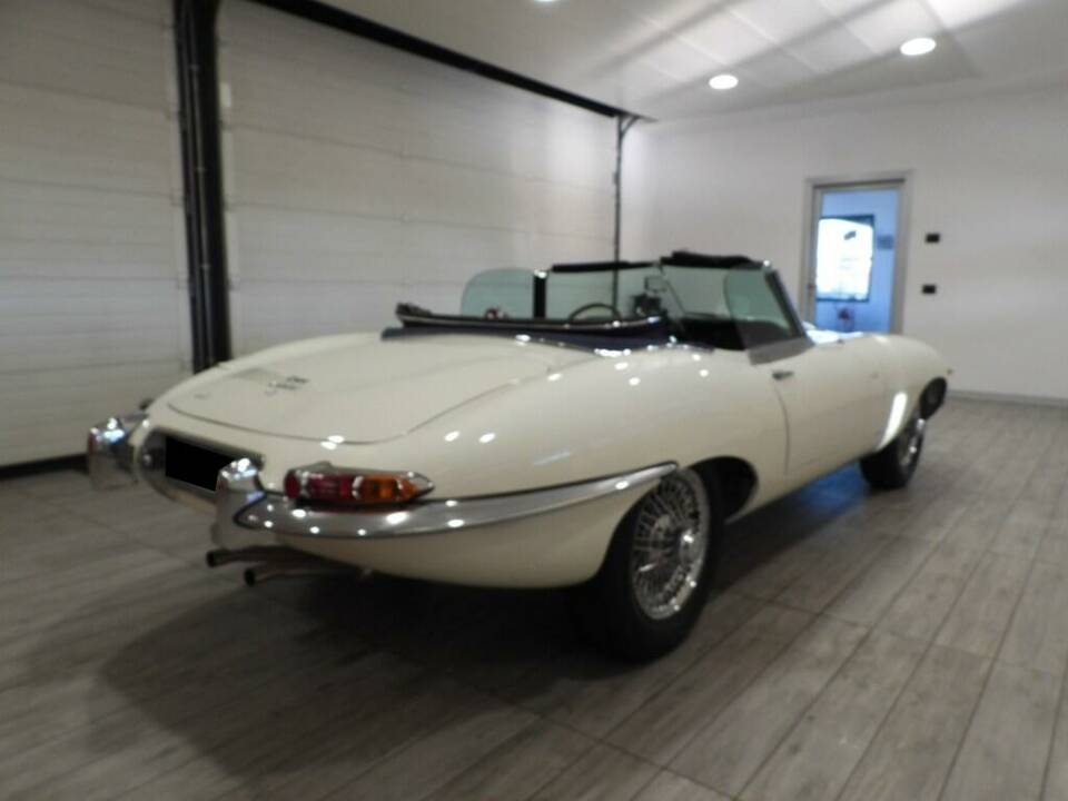 Afbeelding 4/15 van Jaguar E-Type (1968)