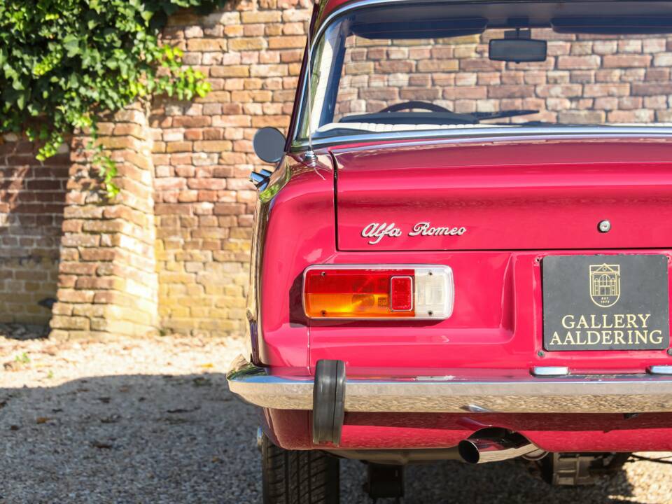 Image 44/50 of Alfa Romeo Giulia Nuova Super 1300 (1975)