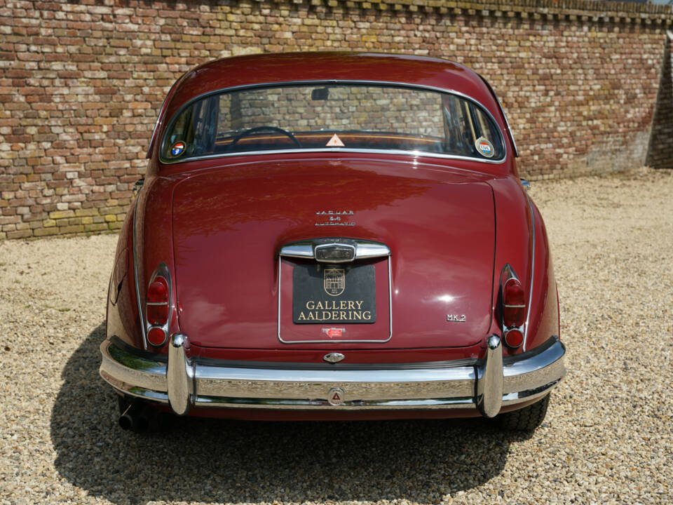 Bild 6/50 von Jaguar Mk II 2.4 (1962)