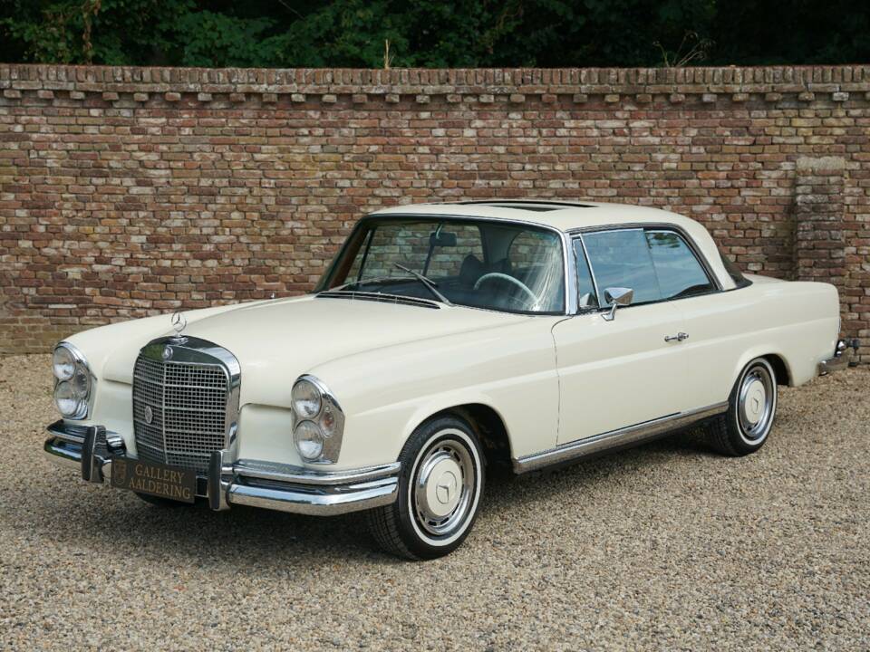 Immagine 7/50 di Mercedes-Benz 280 SE (1968)