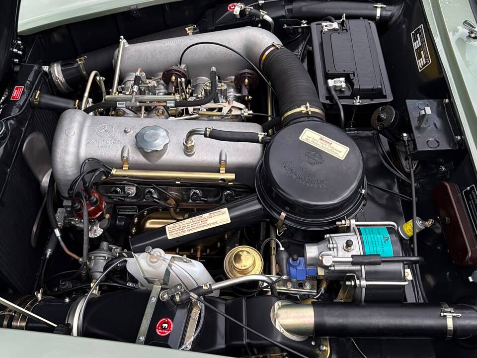 Image 24/25 of Mercedes-Benz 190 SL (1957)