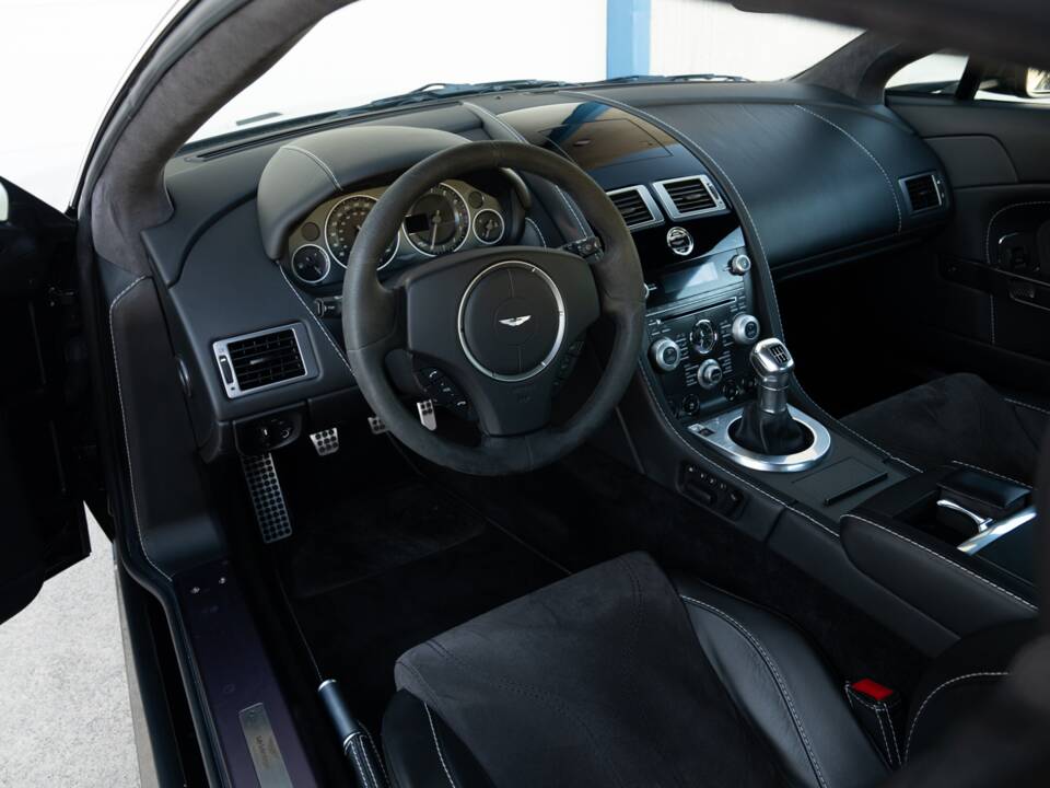 Image 45/83 de Aston Martin V12 Vantage (2009)