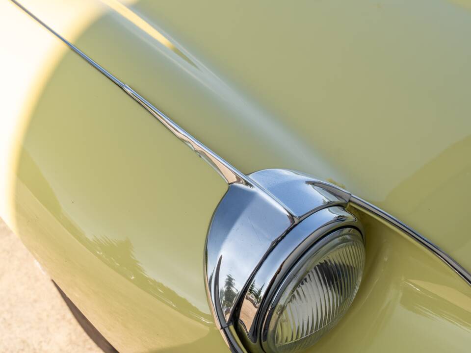 Image 58/78 de Jaguar E-Type (1969)