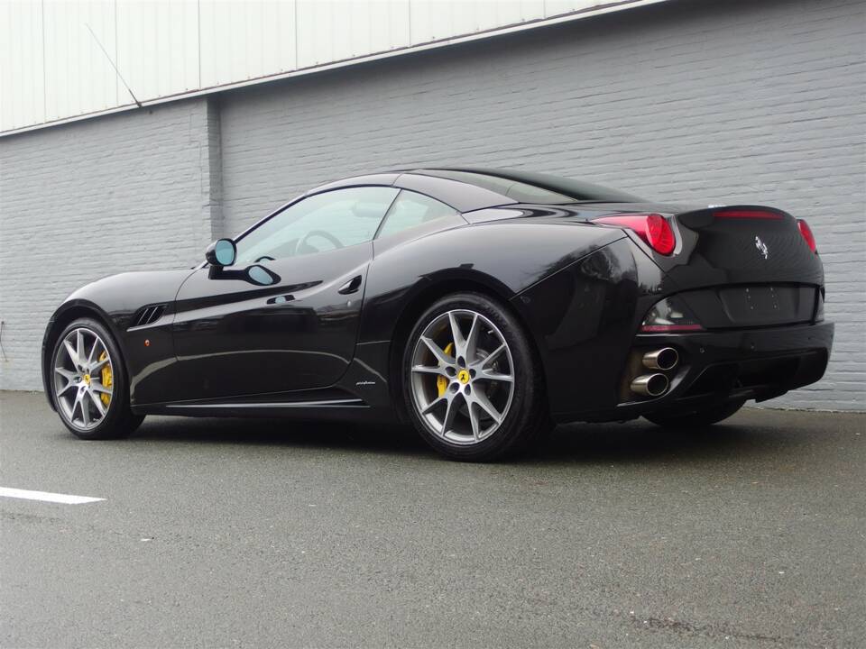 Image 4/99 of Ferrari California (2010)