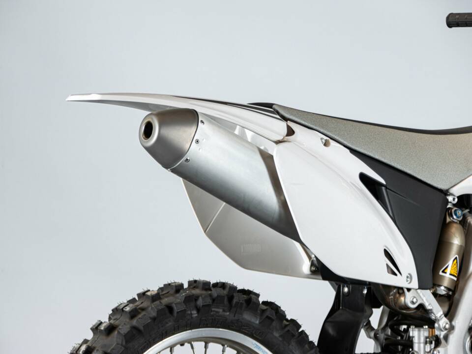 Image 10/50 de Yamaha DUMMY (2007)