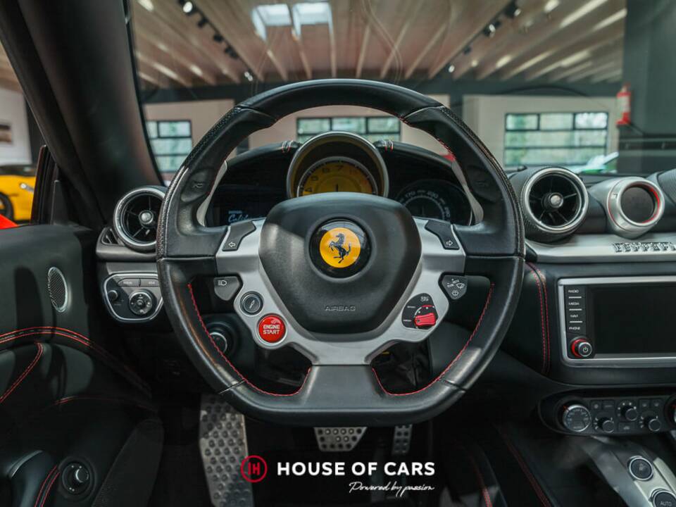 Bild 16/25 von Ferrari California T (2014)