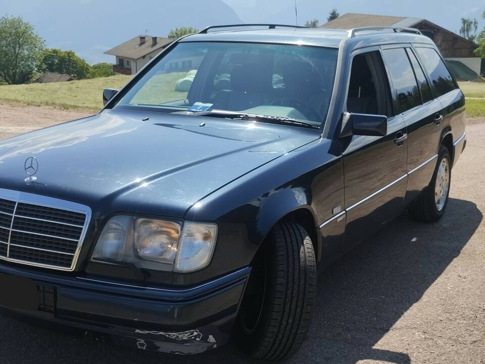 Image 2/14 of Mercedes-Benz E 280 T (1995)