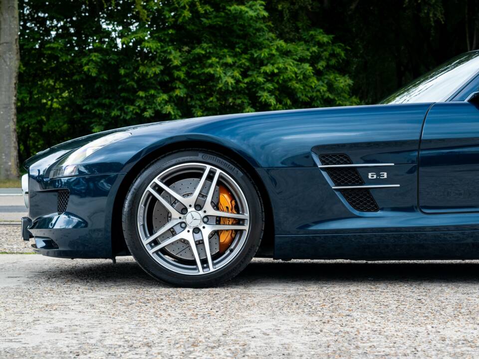 Afbeelding 15/38 van Mercedes-Benz SLS AMG (2010)