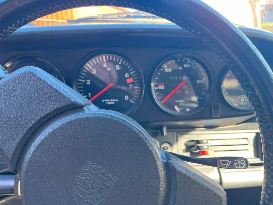 Image 26/77 de Porsche 911 2.7 S (1974)