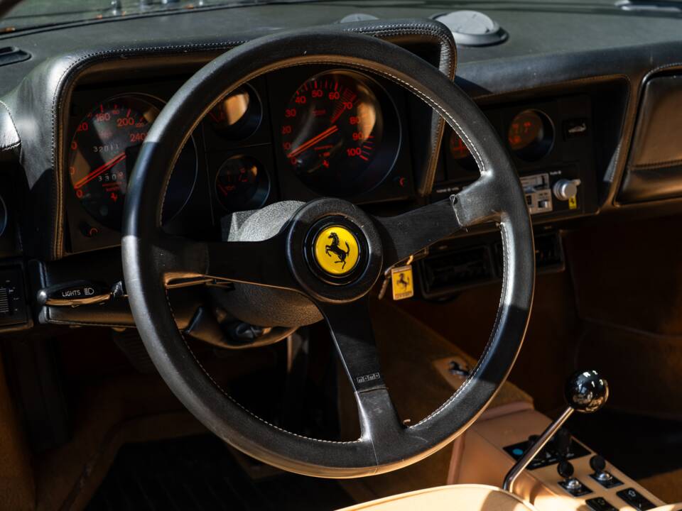 Image 14/27 of Ferrari 512 BBi (1984)