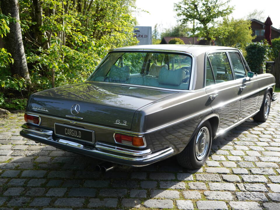 Image 29/38 of Mercedes-Benz 300 SEL 6.3 (1970)