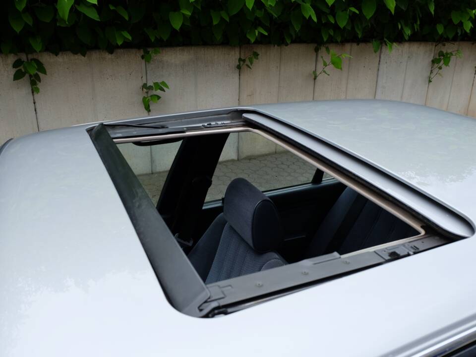 Bild 33/56 von BMW 325ix (1987)
